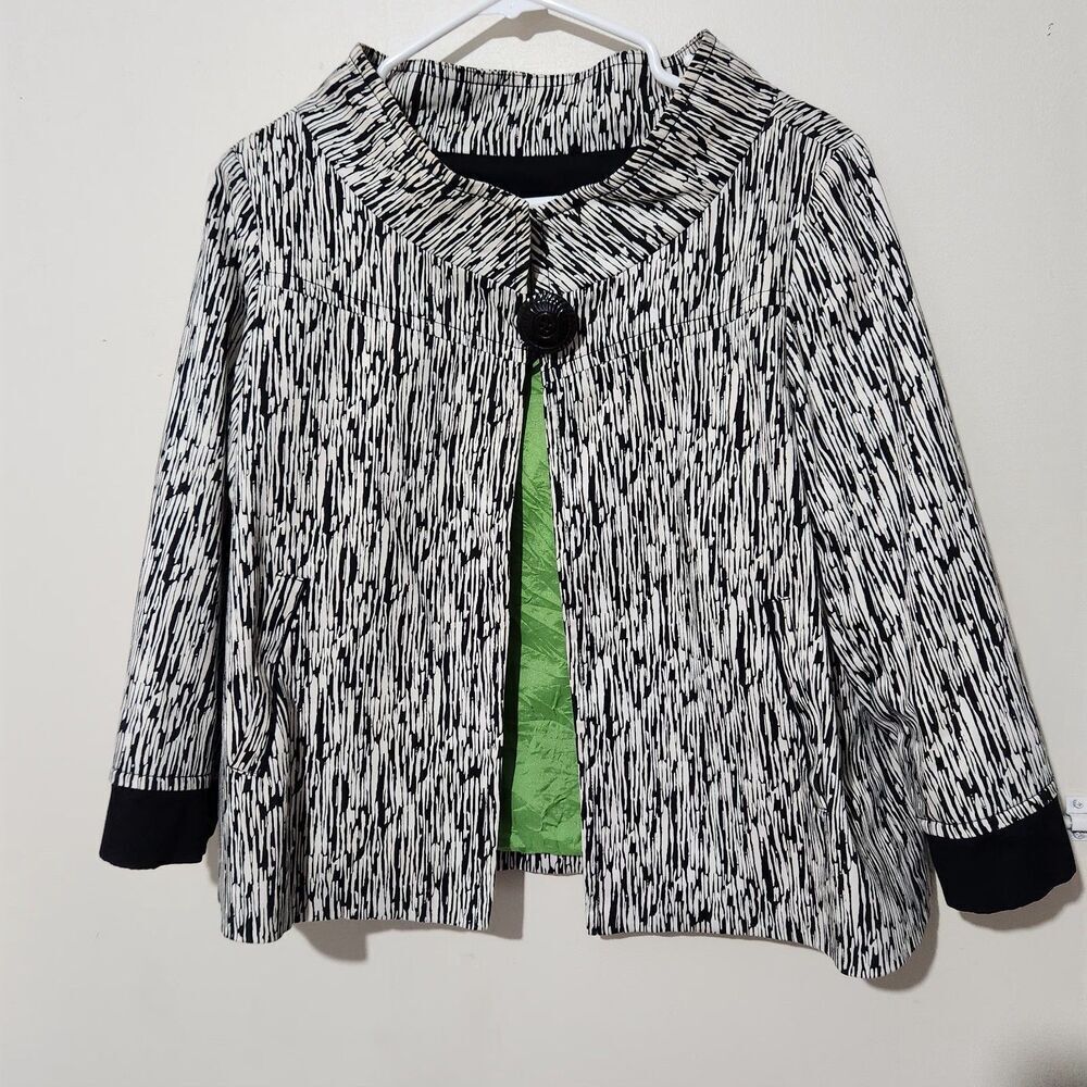 Anthrocite Blazer Size 10 White And Black Lined Green One Front Button.